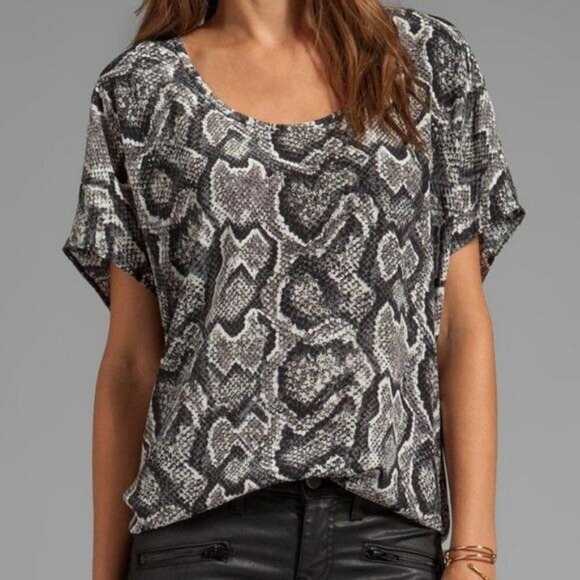 Joie Snakeskin Savory Silk Joann Oversized Top Lightweight 100% Silk Shirt sz‎ S - Picture 1 of 11